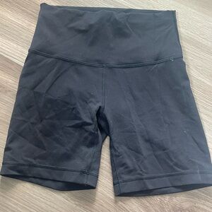 Lululemon - wunder train 6” biker shorts - updated version size 4!
